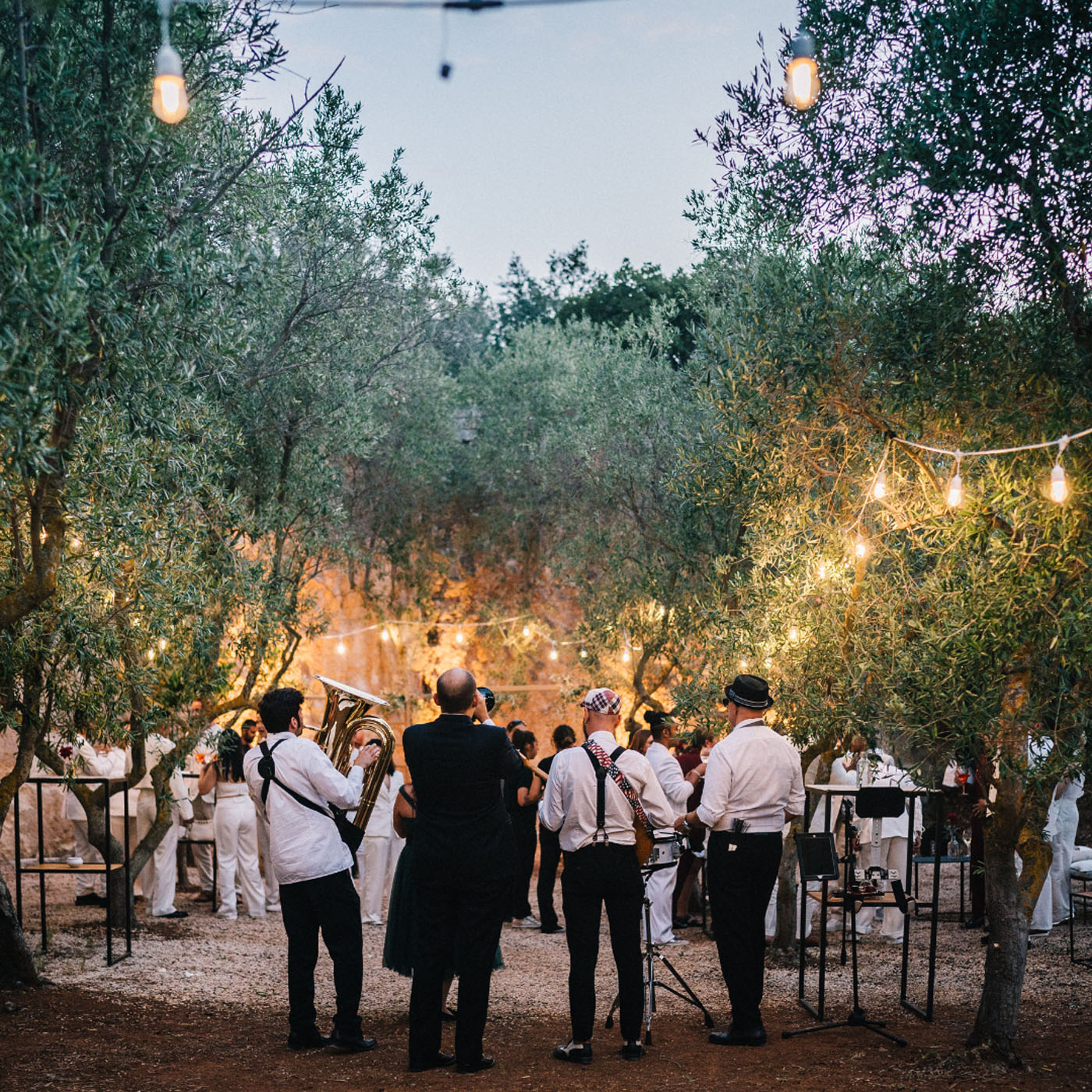 team Apulia Sound Events per wedding Puglia; intrattenimento eventi aziendali Lecce e Puglia; dj e musicisti matrimonio Puglia