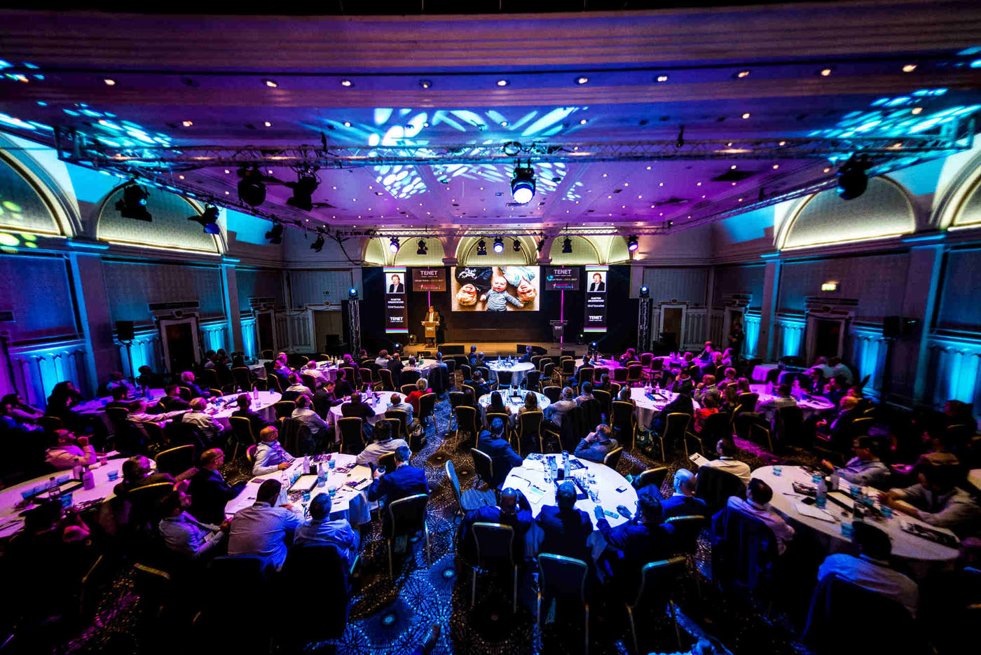 intrattenimento eventi aziendali Lecce; dj set per eventi corporate in Puglia; musica live eventi aziendali Puglia